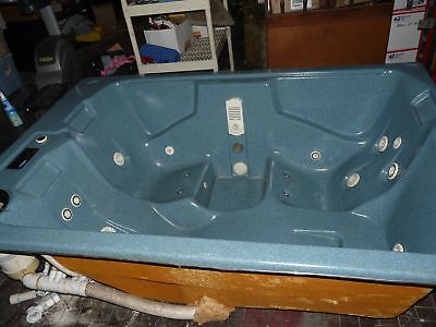 Waters Edge Hot Tub Jacuzzi Spa Tub