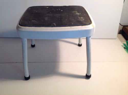 Small Vintage Stylaire White Painted  Metal 10 1/2