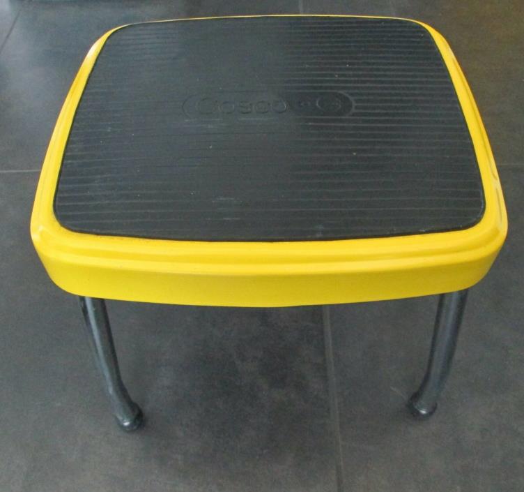 Vintage Cosco Yellow 1 Step Foot Stool 11