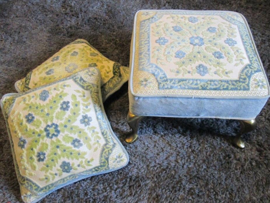 Vtg Plush Tapestry Foot Stool Queen Anne 4 solid Brass Legs+ 2 matching pillows