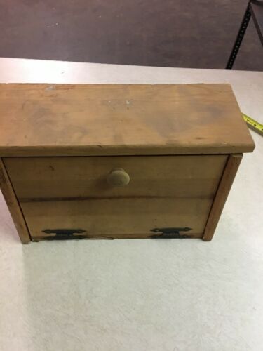 Vintage Style Wooden Breadbox With 2 Hinged Doors