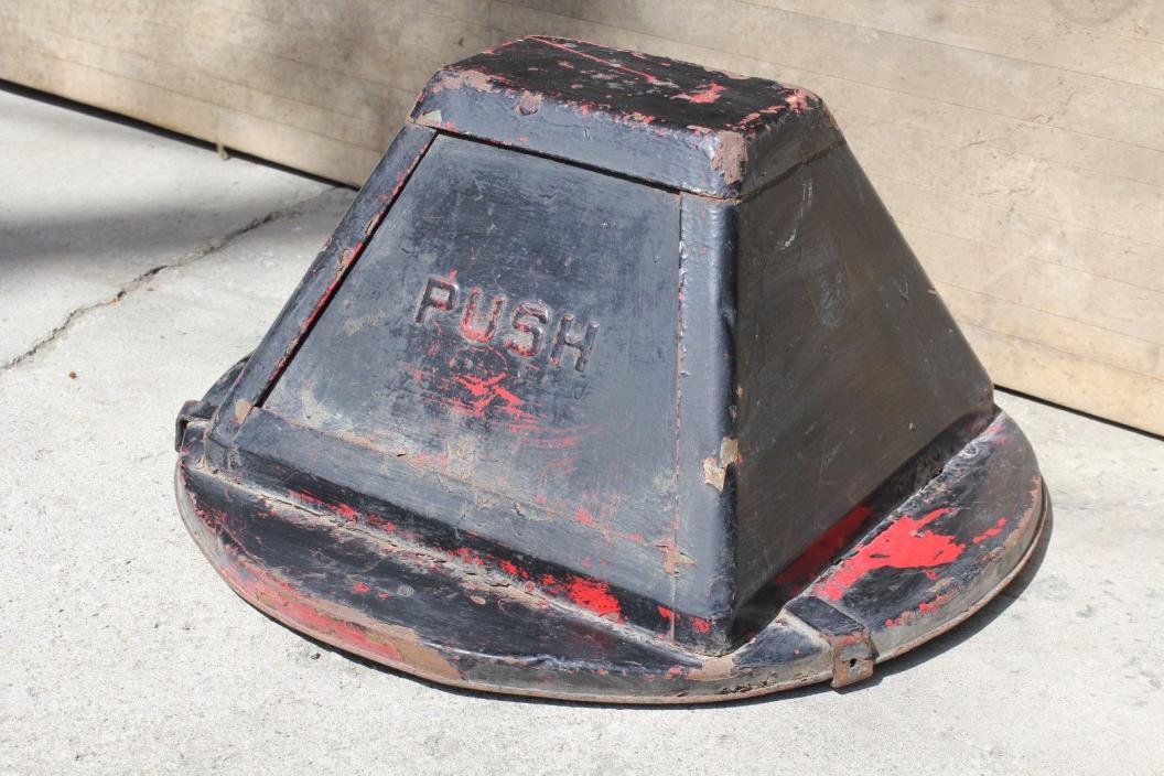 Vintage Bennett Built Pyramid Trash Can Lid for 24