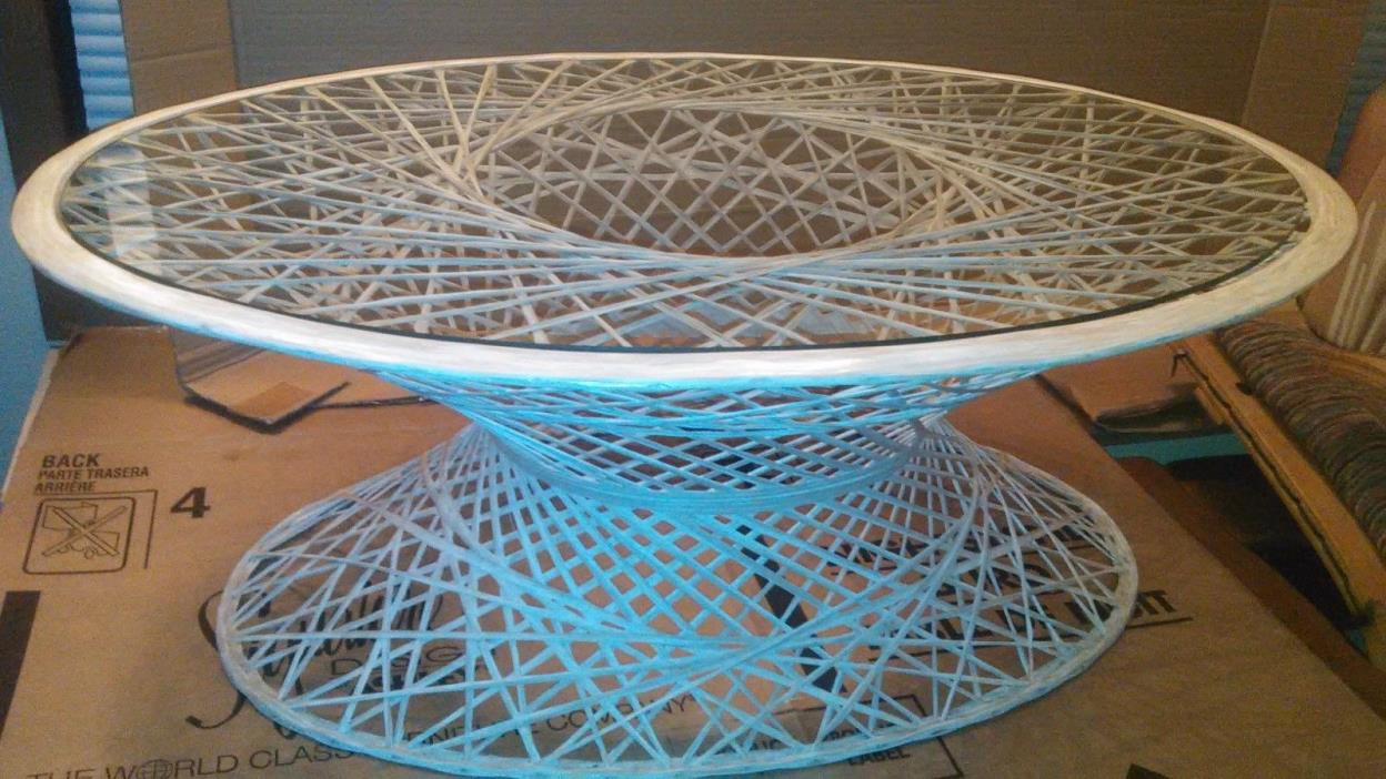 MID CENTURY MODERN RUSSELL WOODARD CYCLONE SPUN FIBERGLASS COCKTAIL/COFFEETABLE