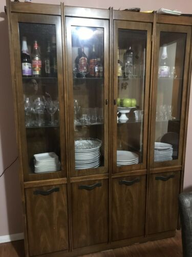 china Lighted cabinet