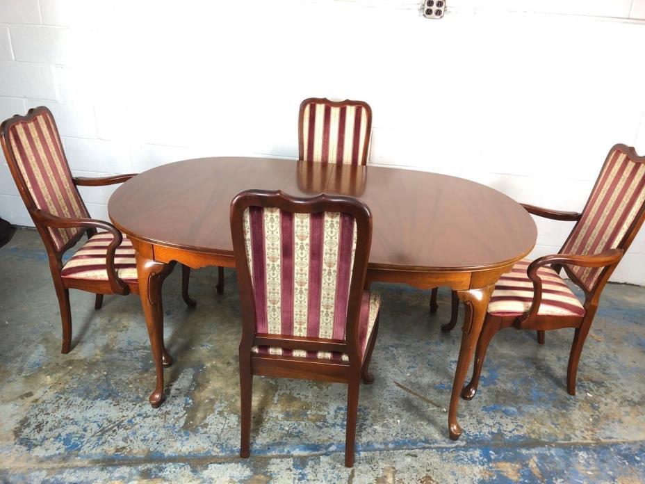 Beautiful Vintage Wooden Dining Table & Chair Set