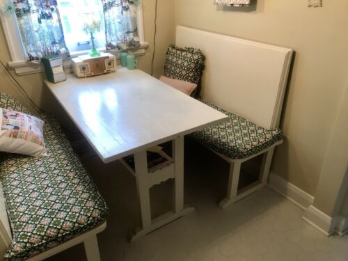 VINTAGE Breakfast Nook Table & 2 BENCHES~IVORY PAINTED WOOD~NICE