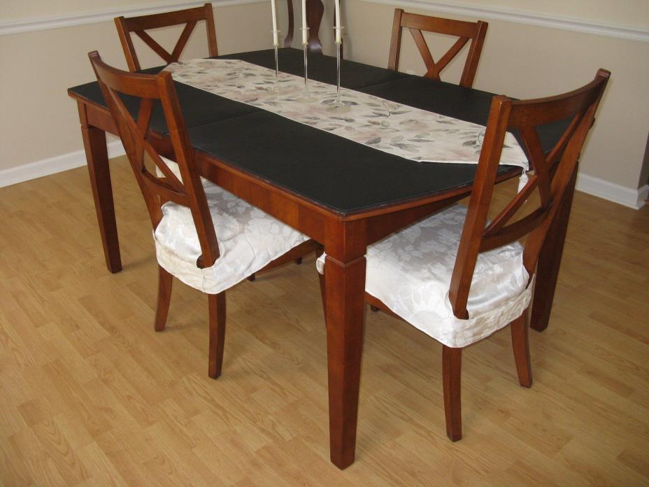 Excellent Dining Room Set with four chairs