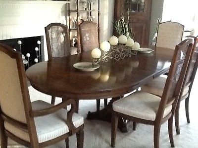 Dining table with 8 chairs and side piece
