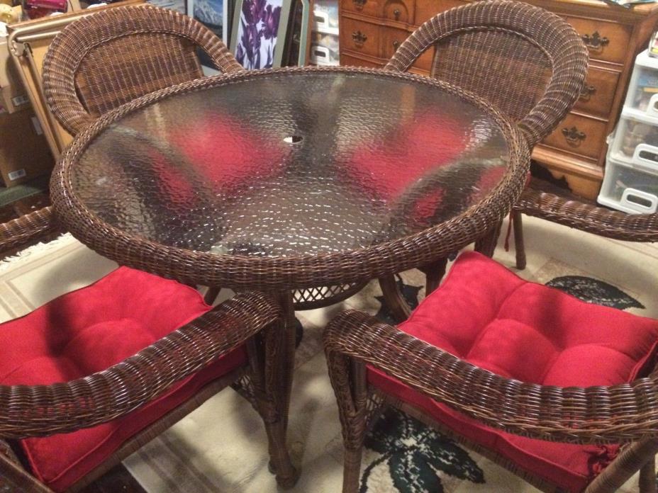Outdoor Table and Chairs set with cushions EUC