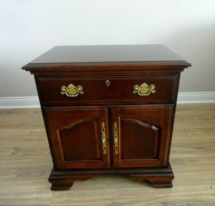 Bernhardt Furniture Cherry Chippendale Style Commode Bedside Table #225-219
