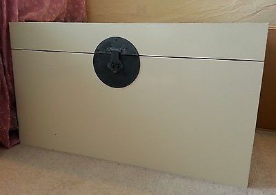 Global Inspired High Gloss Trunk--Excellent Condition