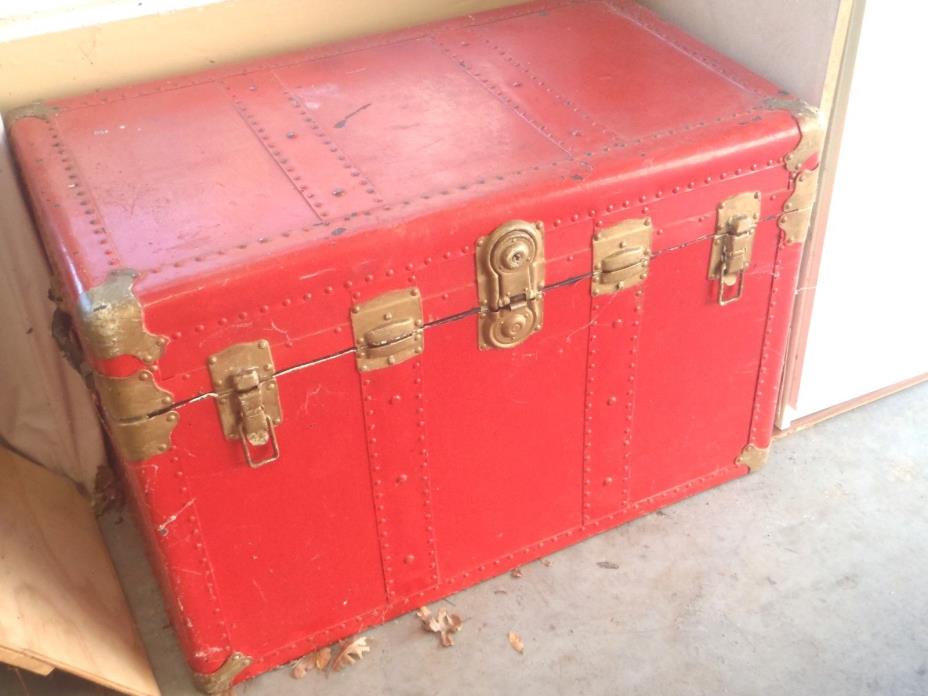 Large Vintage STEAMER TRUNK W/ Tray Chest Train Luggage Storage Container