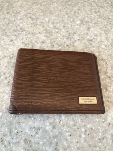 NICE USED MEN SALVATORE FERRAGOMO TAN BI-FOLD 6 SLOTS WITH BILL HOLDER WALLET