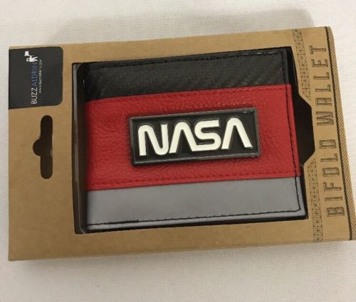 Buzz Aldrin NASA Mens Bifold Wallet Metal Logo Plate Boxed