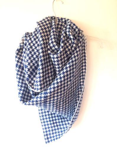 Blue Houndstooth scarf CHARMING CHARLIE KNIT oversized large ivory