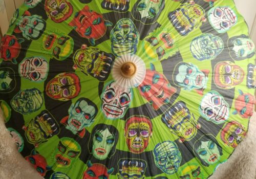 Retro-a-go-go Monsterama Parasol Oil Paper Pin Up Rockabilly Retro Gothic Punk