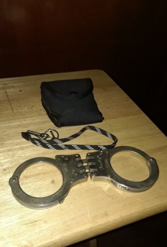 Fury Lightweight Double Lock Hinged Handcuffs, Chrome Silver with holder an keys