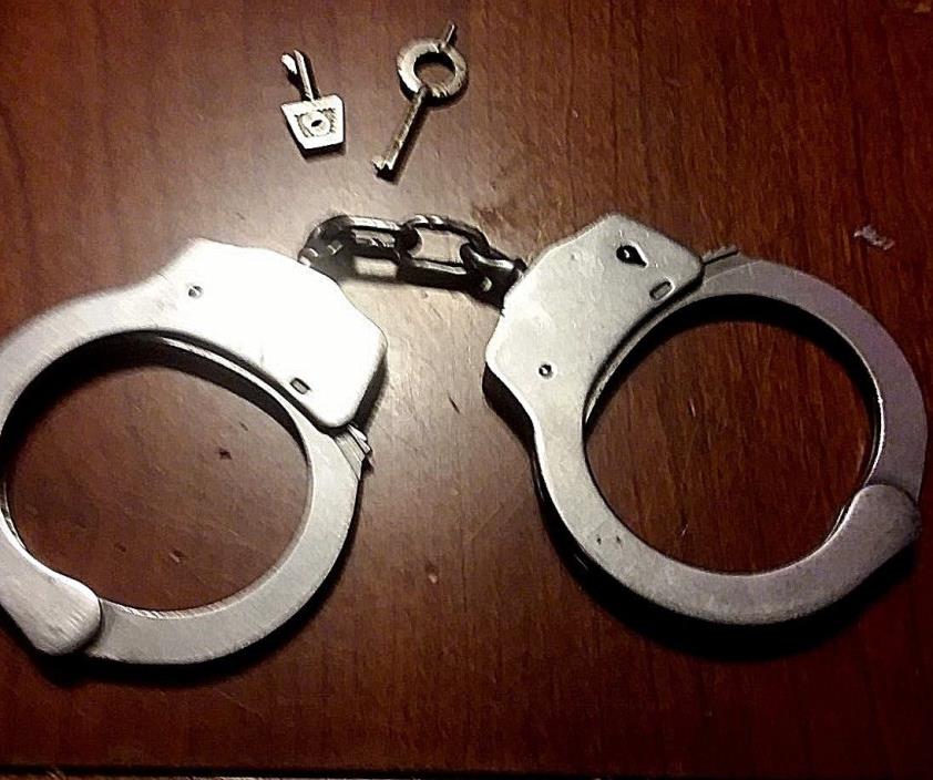 Handcuffs with two keys