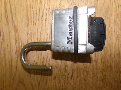 NEW Master Lock 1118BQ Combination padlock  *FREE SHIPPING*