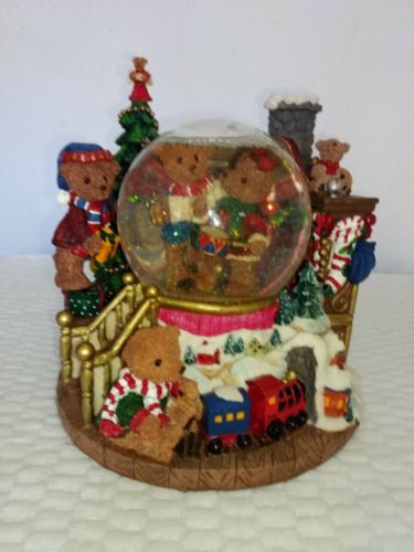 Home For The Holidays Scenic Musical Waterglobe, Bear River Lodge Collection