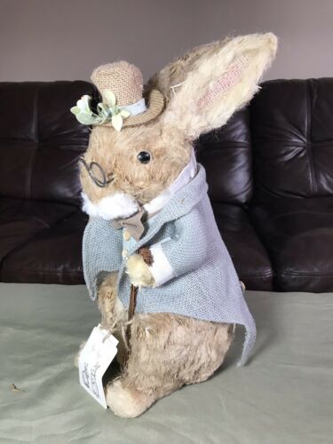 HIP+HIO - Large Straw Grandfather Easter Bunny Rabbit With Gasses