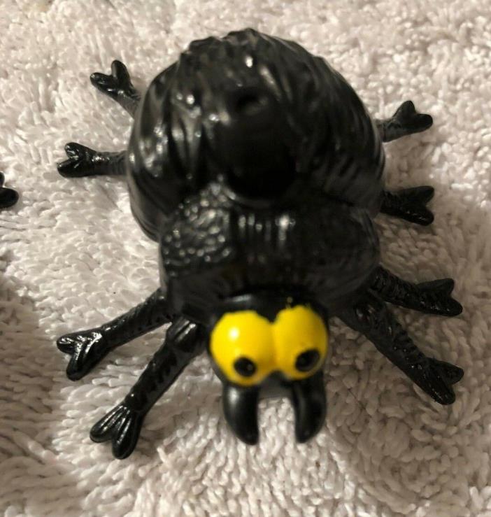 Halloween wind up spiders, lot of 14, black and yellow