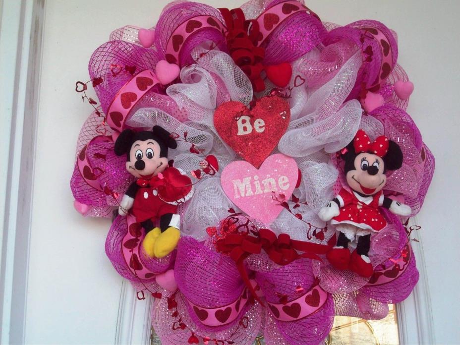 Deluxe Valentine Wreath, XL Mickey Mouse Minnie Mouse Valentine Wreath