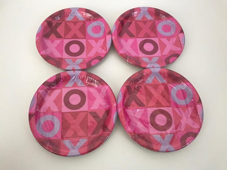 Hallmark VALENTINE’S DAY 7” Paper Plates XOXO 48-count (4 pkgs) XOXO Pink Cake