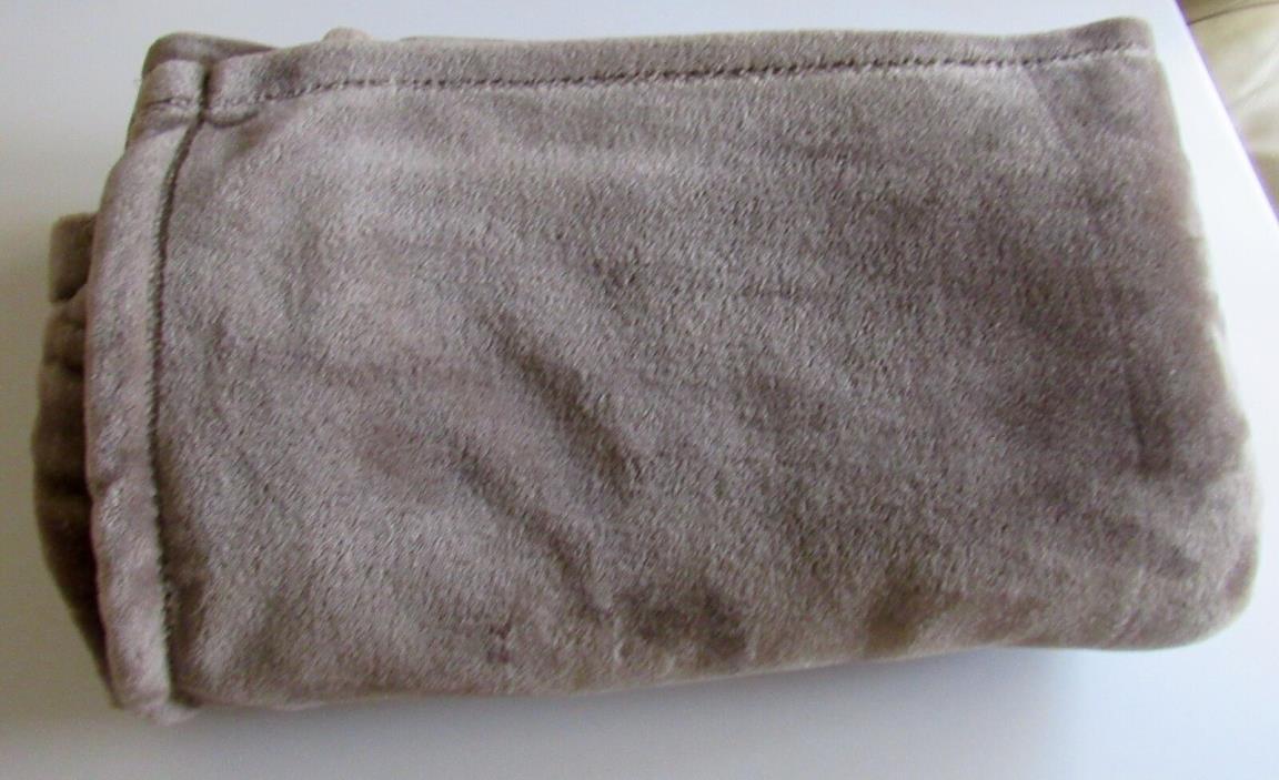 THE BIG ONE BROWN SUPER SOFT PLUSH OVER SIZE THROW BLANKET