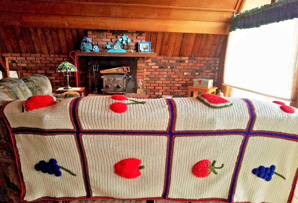 Vintage Homemade Afghan Blanket With Puffy Fruits 65
