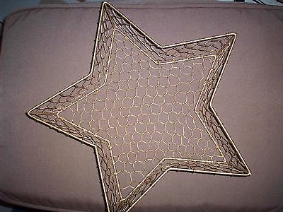 New Gold Star Shaped Wire Basket with 3 Napkins