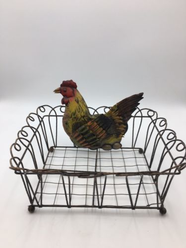 METAL BASKET WITH HEN