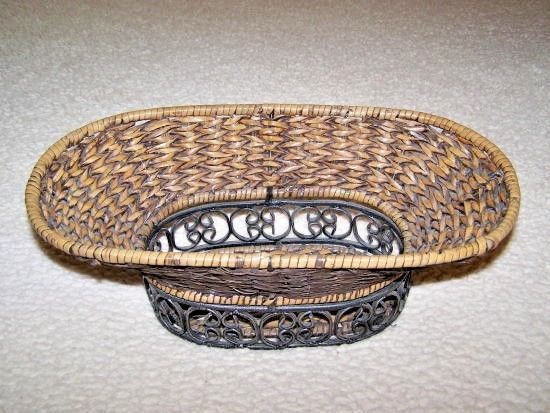 VTG EXCEPTIONAL CAST IRON & WICKER OVAL BASKET - WELL CRAFTED/STURDY - MANY USES