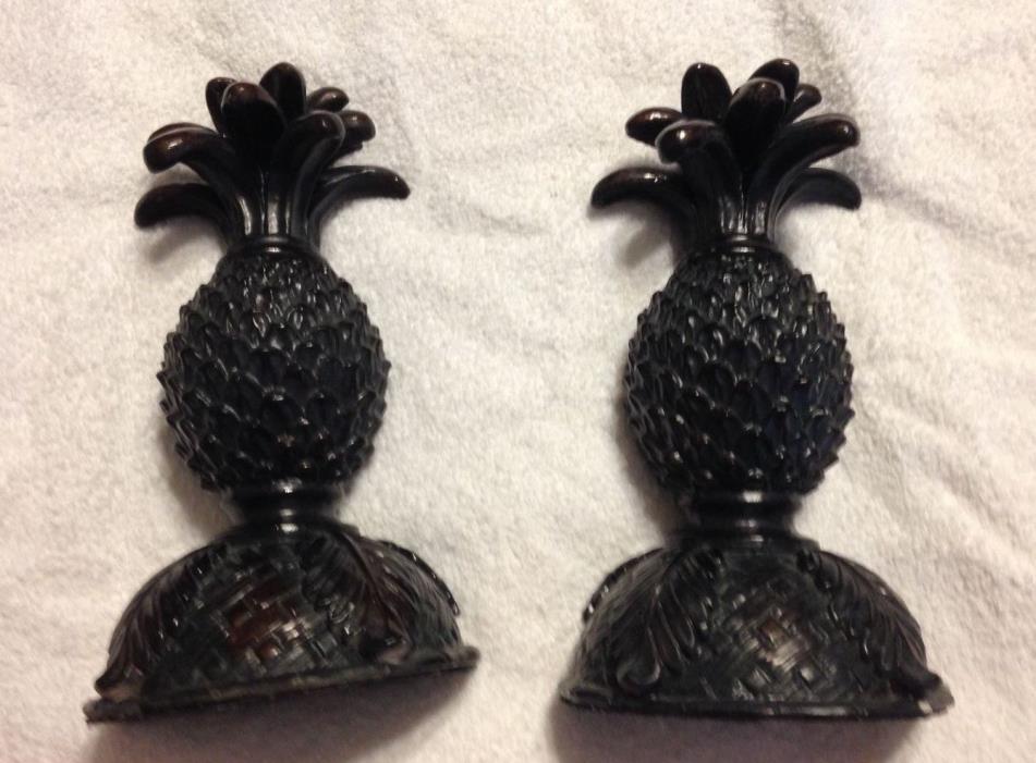 Pineapple Bookends