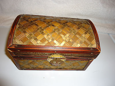 BEAUTIFUL WOODEN TREASURE CHEST..GREAT FOR KNICKNAKS/STORAGE/FLORAL.5