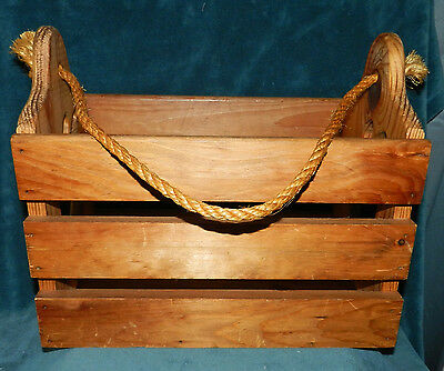AWESOME LARGE HAND CRAFTED PINE WOOD APPLE CUT OUT CRATE/BOX WITH ROPE HANDLE!
