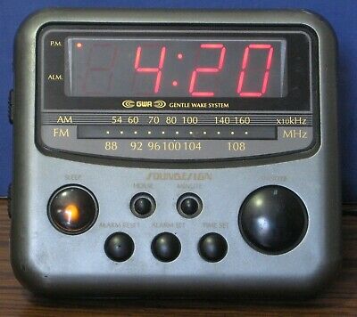 Soundesign GWA 3654 MCL AM FM Radio Alarm Clock Gentle Wake System - Black