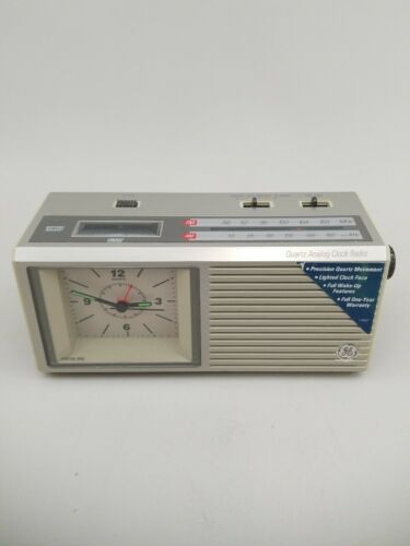 GE QUARTZ Analog AM FM Clock Radio Model 7-4557A General Electric Vintage