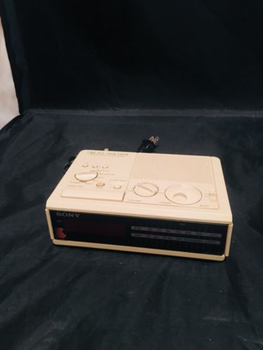 Vintage Sony Dream Machine Clock Radio Alarm Digital FM AM Beige Model ICF-C2W