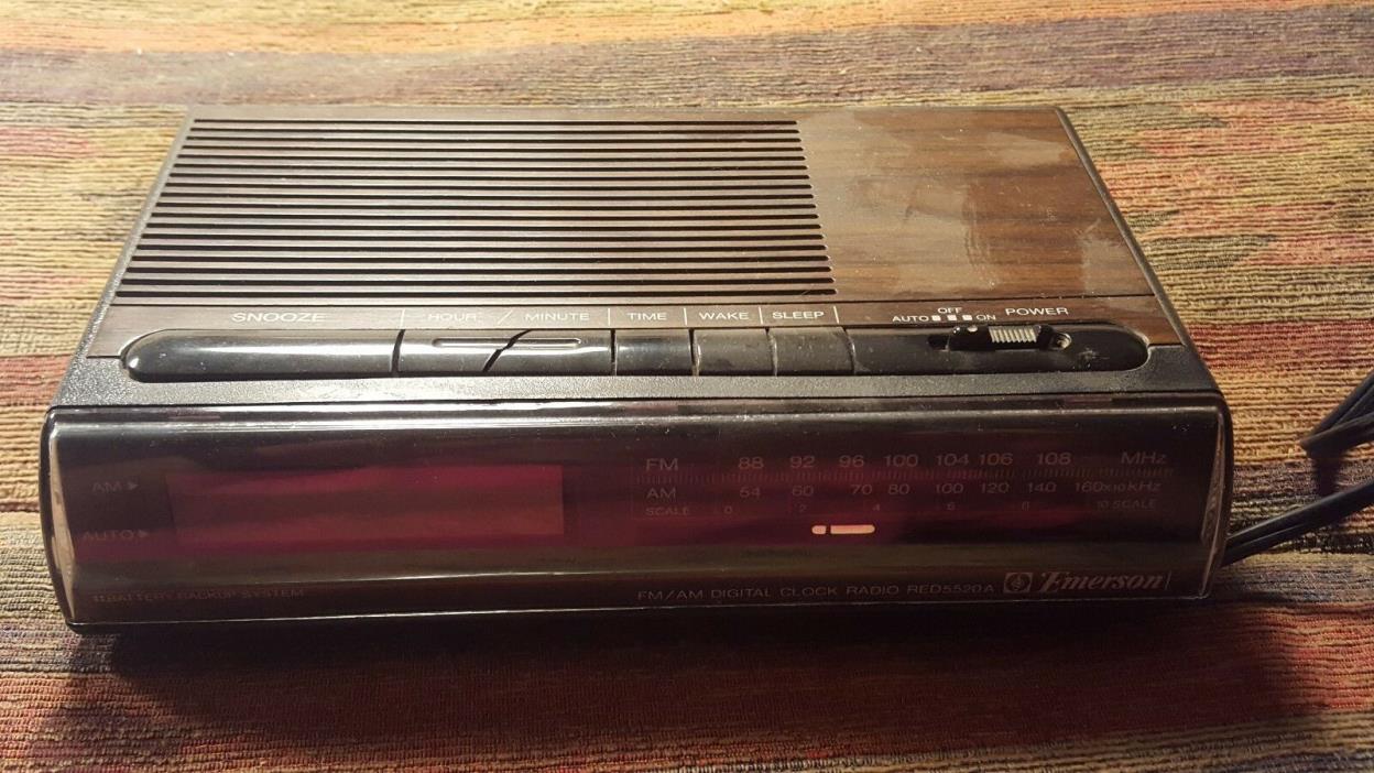 Vintage Emerson FM/AM  Electronic Digital Clock Radio - RED5520A