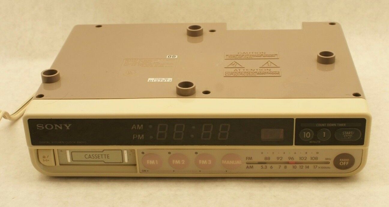 Vintage Sony Under Cabinet AM FM Cassette Clock Radio.  spacemaker. kitchen