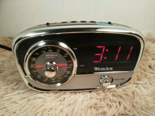 Westclox 80193 Classic AM/FM Alarm Digital Clock Radio Sleek Vintage Style