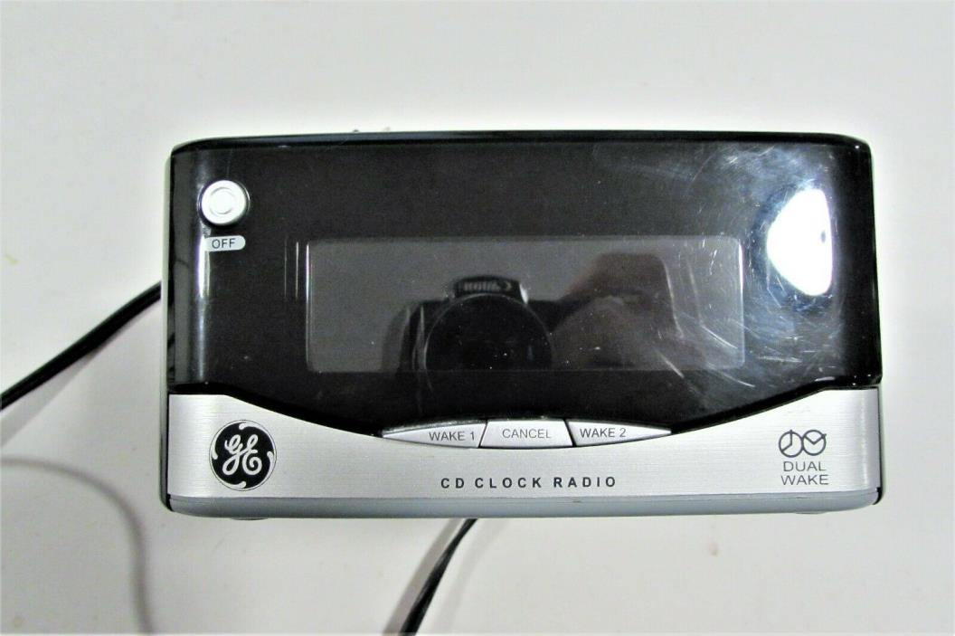GE Dual Alarm Stereo CD AM/FM Clock Radio 7-4801A w/ LCD Display Tested Works!