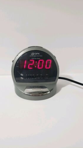 GPX Clock LED Radio with Alarm Am/Fm used D515