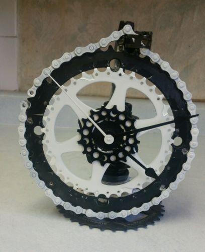 Bicycle sprockets metal standing black/white clock