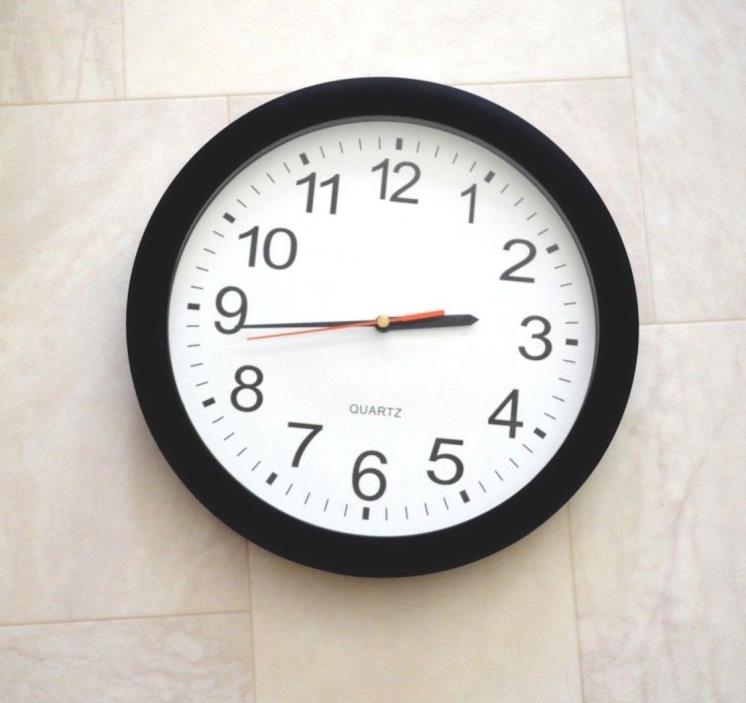 Black & White Wall Clock - Simple Plastic  - Old School style