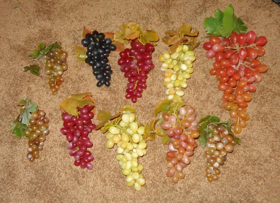10 CLUSTERS OF VINTAGE RUBBER GRAPES PURPLE RED MULTI-COLOR FRUIT WITH LEAVES