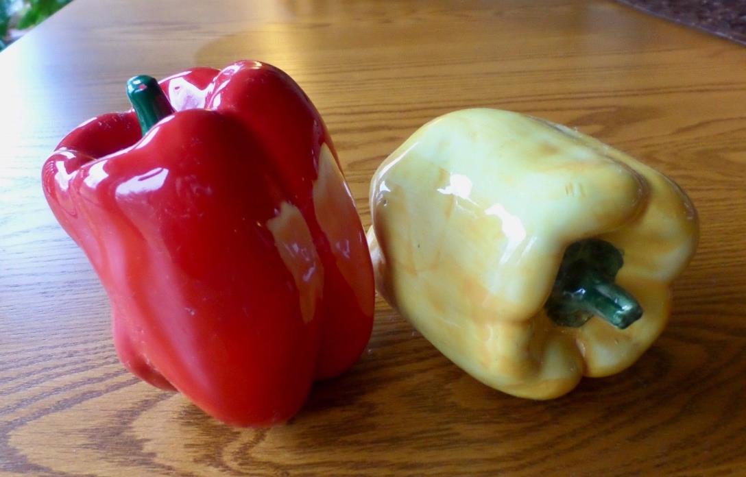 Vintage Glass Realistic Large Red & Yellow Green Peppers Set of 2  Made In Italy