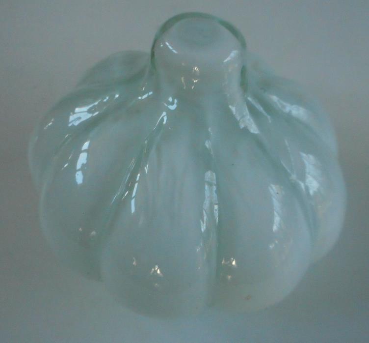 GARLIC Murano Style Glass Fruit/Vegetable White