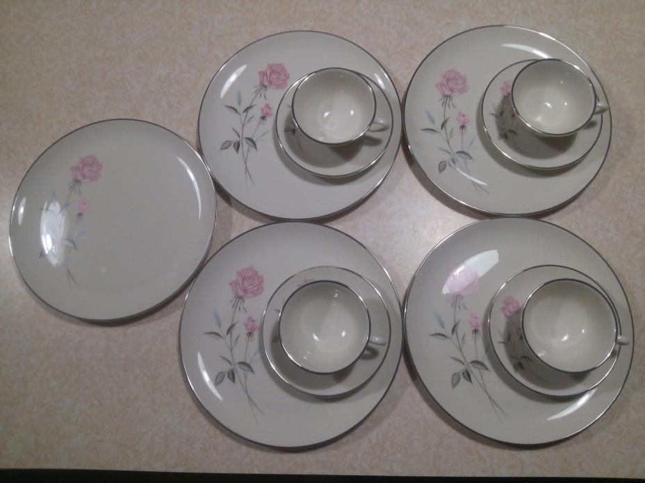 QUALITY CRAFTS LISA FINE CHINA DINNERWARE SET PLATES CUPS VINTAGE COLLECTABLE